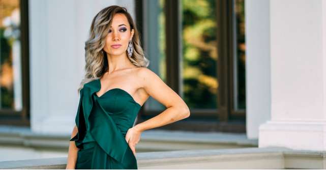 Guest Post Ruxandra Chis: Icon dress - Rochia verde smarald
