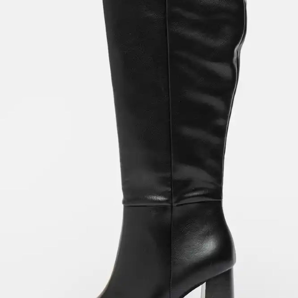 Vedetele sezonului rece: Cizmele lungi de damă