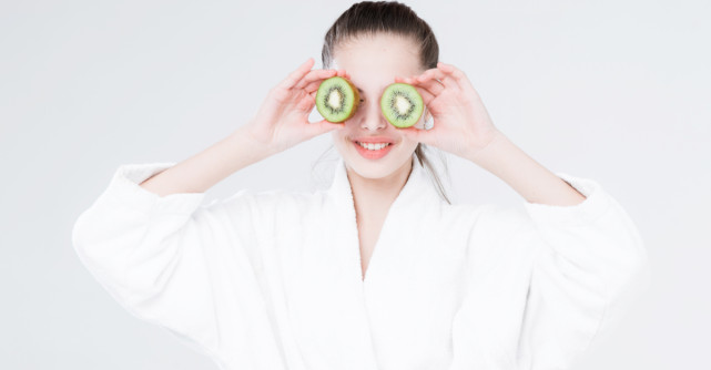 Spune ADIO ridurilor: Alimente benefice pentru ten