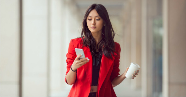 Te simti singura? Da vina pe social media