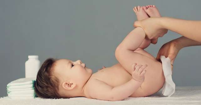 Scaunul bebelușului: despre culoare, consistență, frecvență, diaree și constipație