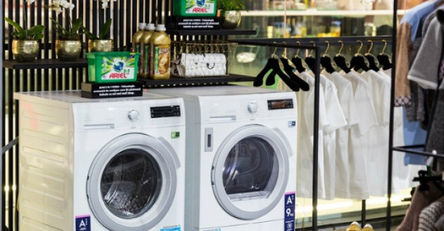 ARIEL 3in1 PODS, Lenor si Molecule F - parteneri pentru primul centru de ingrijire a hainelor din Romania! 