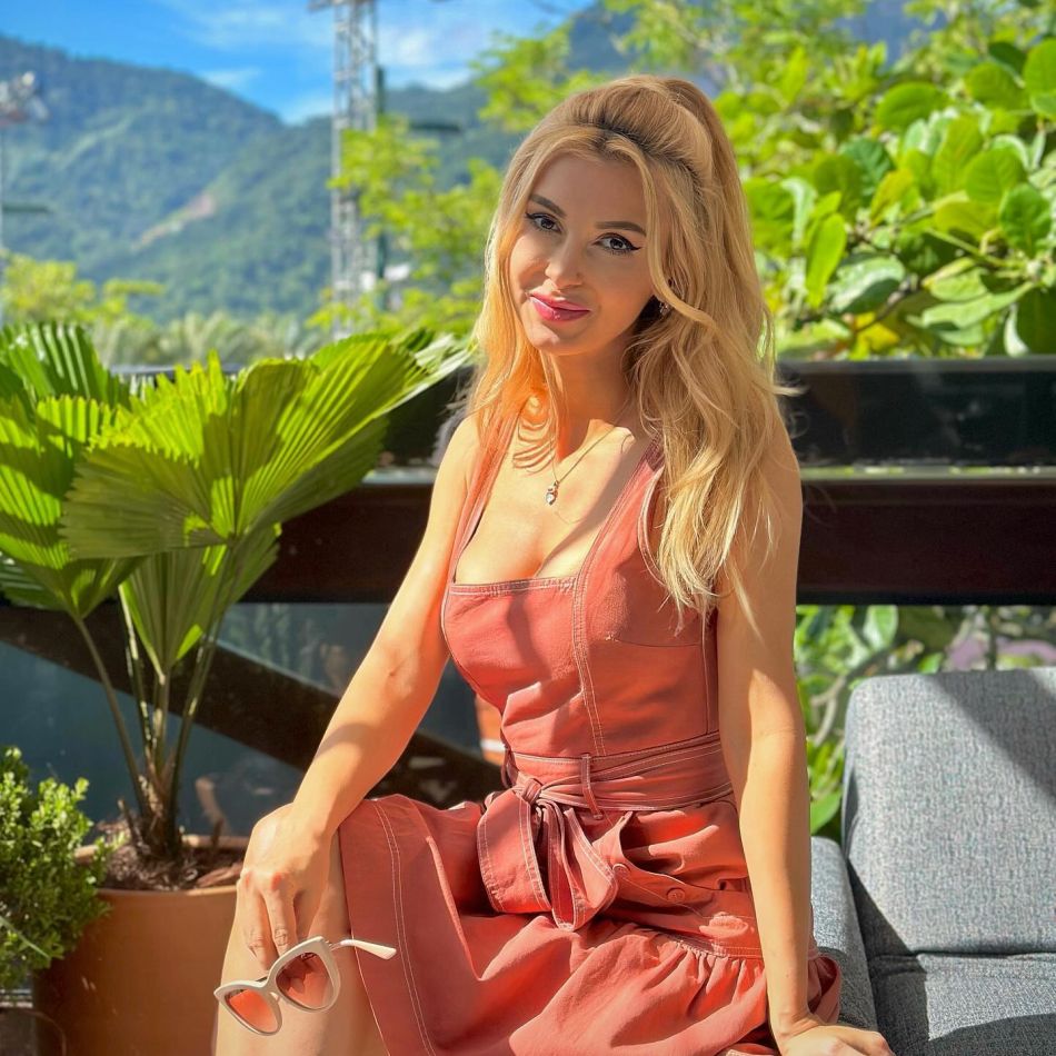 Andreea Bălan și George Burcea, împreună pentru fericirea fiicei lor, Ella: Serbarea de Crăciun i-a adus din nou față în față