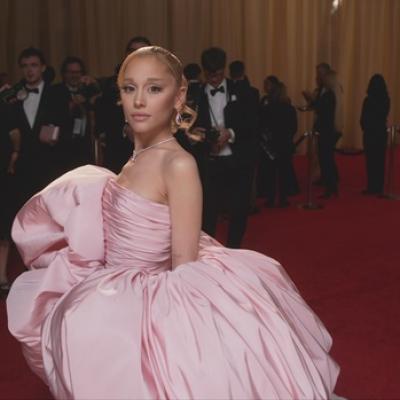 Emisiunea Live From E!: The Oscars este difuzată la E! luni, 11 martie, de la 22:00