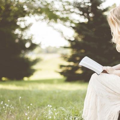 Luna femeii: 8 carti cu si pentru femei puternice