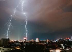 BREAKING NEWS! Școlile din București vor fi închise miercuri, 8 octombrie, din cauza codului roșu de ploi