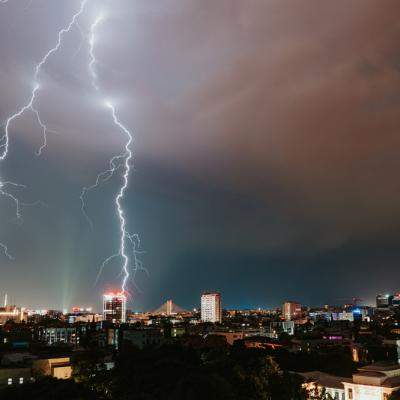 BREAKING NEWS! Școlile din București vor fi închise miercuri, 8 octombrie, din cauza codului roșu de ploi