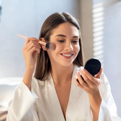 Cum se face un machiaj natural: pașii esențiali pentru un look fresh și luminos