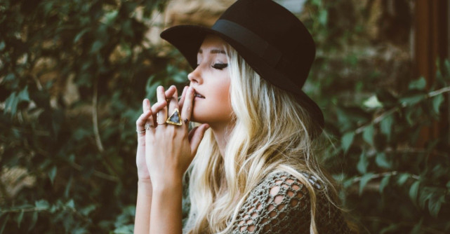 5 feluri in care sa iti cultivi feminitatea si sa iti redescoperi magia feminina