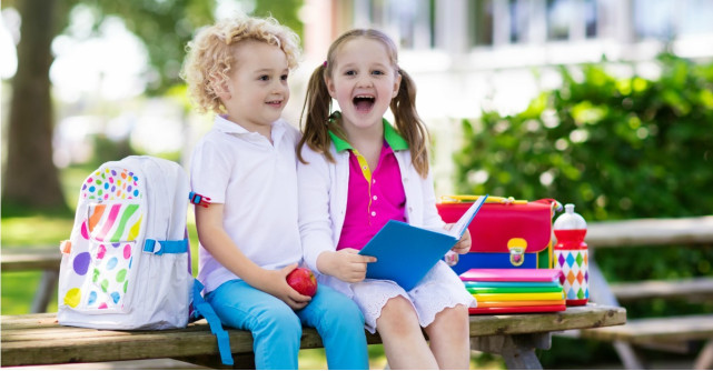 Ghiozdane tip trolere pentru copii in motive cu animalute