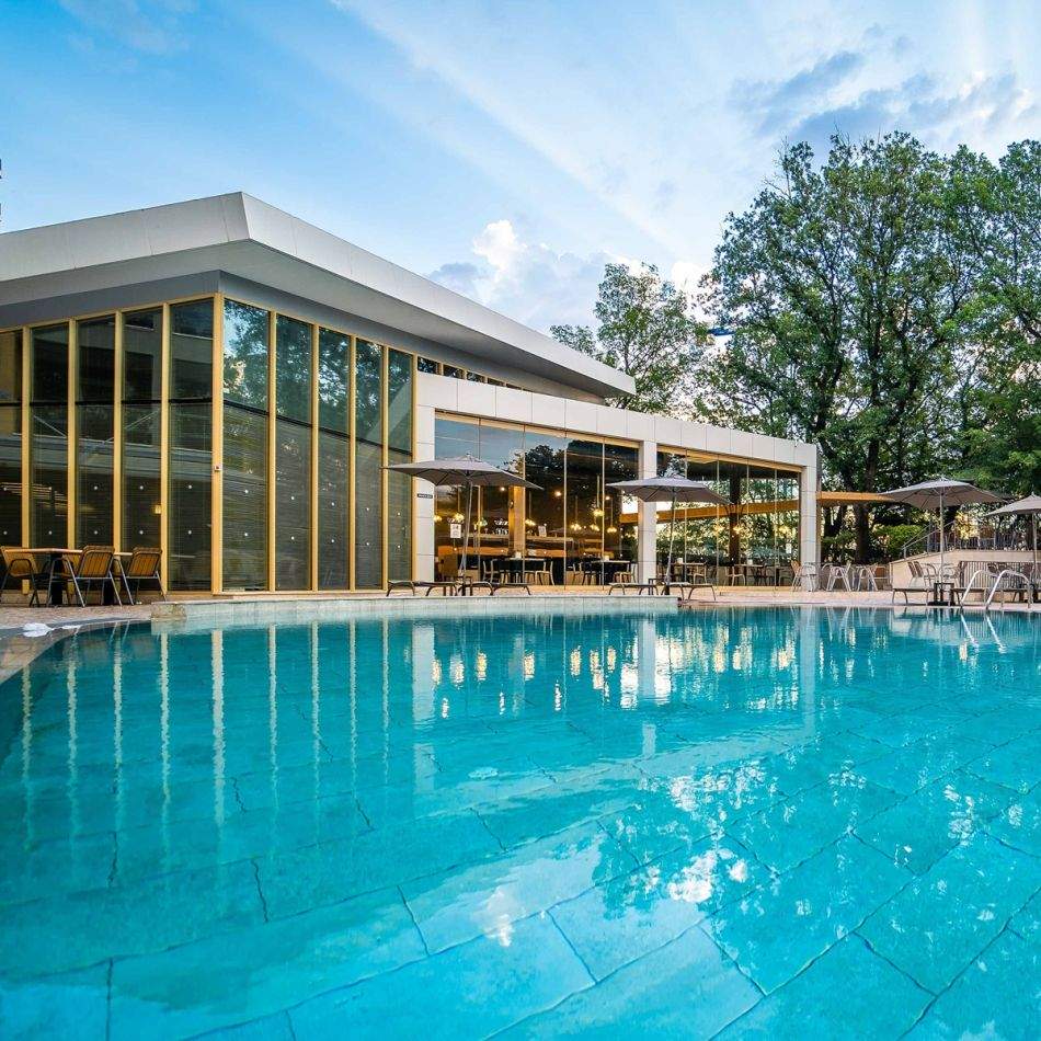 Cea mai bună idee pentru vacanța de vară pe malul Mării Negre. De la experiențe ultra-luxury la concedii accesibile în familie