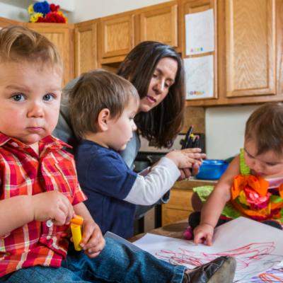 Aceasta mamica a fost tratata groaznic de o casiera. Raspunsul ei? GENIAL!