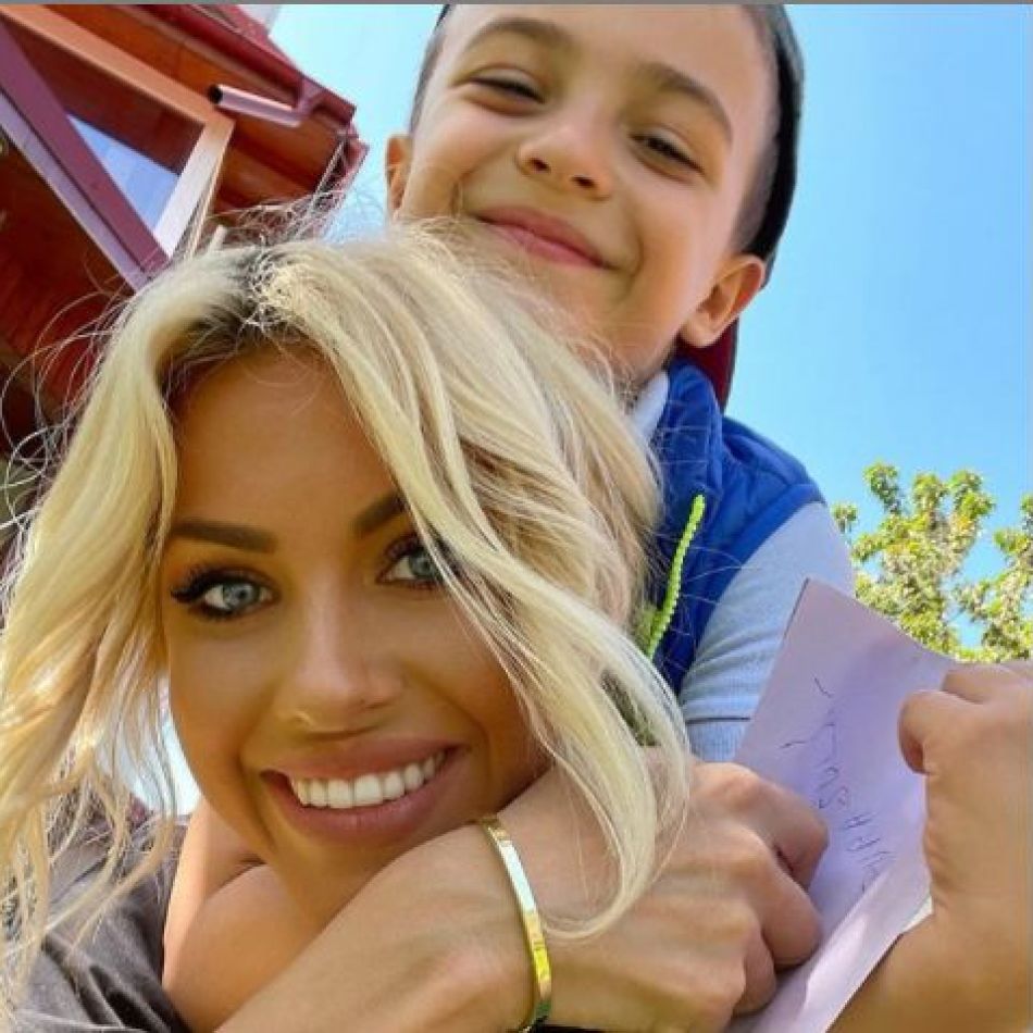 Sfatul emoționant pe care fiul Amnei i l-a dat artistei, după divorț:Mami, tu trebuie să te iubești și să te respecți...