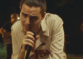 Radu Ștefan Bănică îi dedică o melodie de dragoste iubitei sale, Ioana. Mai stai, declarația superbă făcută de artist