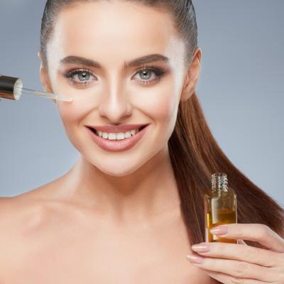 Ser cu vitamina C pentru față: cum alegi concentrația potrivită pentru ten sensibil, ten gras și pori vizibili