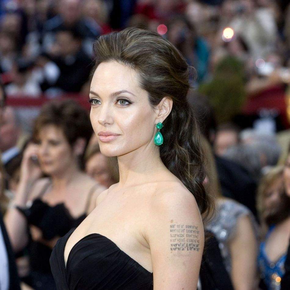 Angelina Jolie despre dubla mastectomie: De ce a ales să își arate cicatricile acum