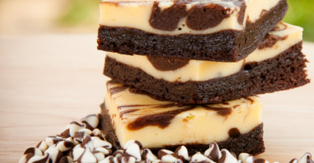 Cheesecake Brownies: Negrese cu crema de branza