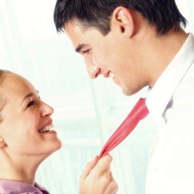 Dragostea in cuplu: 15 gesturi inteligente care pot face un barbat fericit!