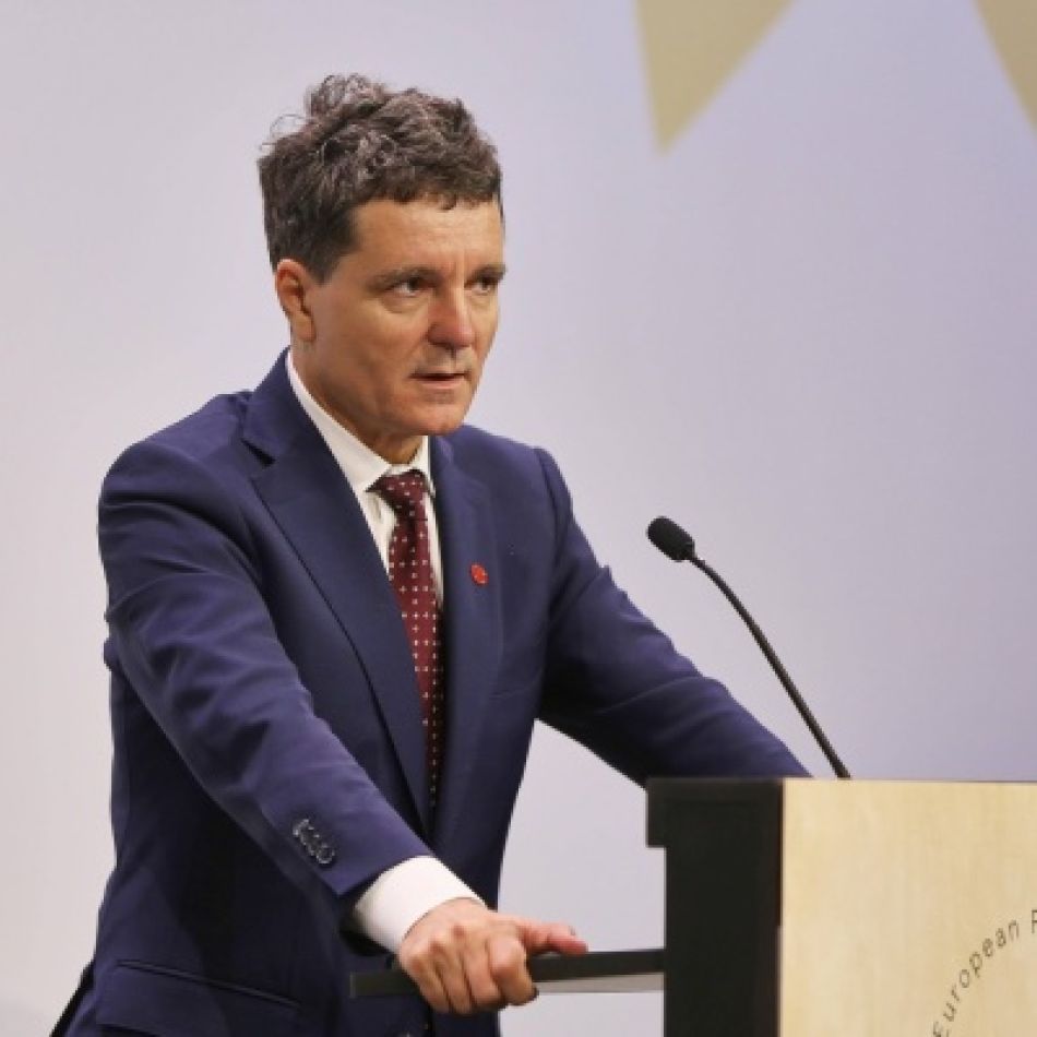 Nicușor Dan și Mirabela Grădinaru și-au dus fiica la școală. Aheea a început clasa a IV-a
