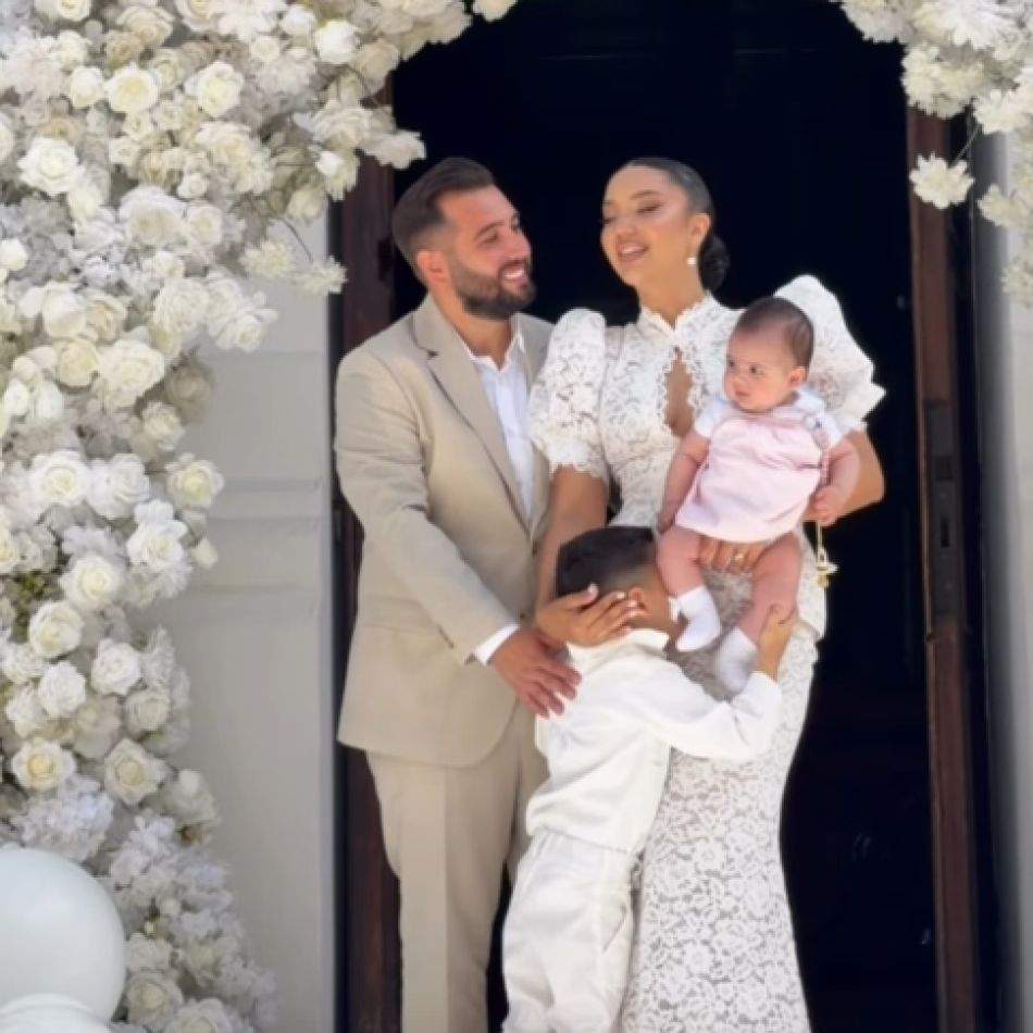 Larisa Udilă și Alexandru Ogică și-au botezat fetița, pe micuța Asia. Petrecere de poveste cu Andra și Theo Rose pe scenă