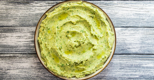 Cum să prepari humus cu leurdă! Este gata în doar 5 minute