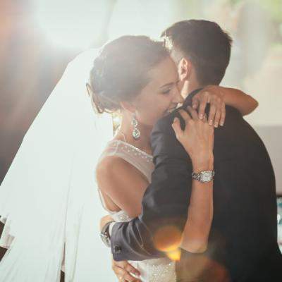 Dansul mirilor in sala de bal