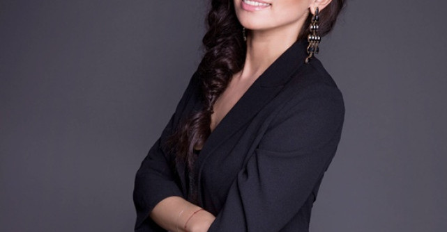 Mirela Stelea lanseaza salopeta de mireasa!