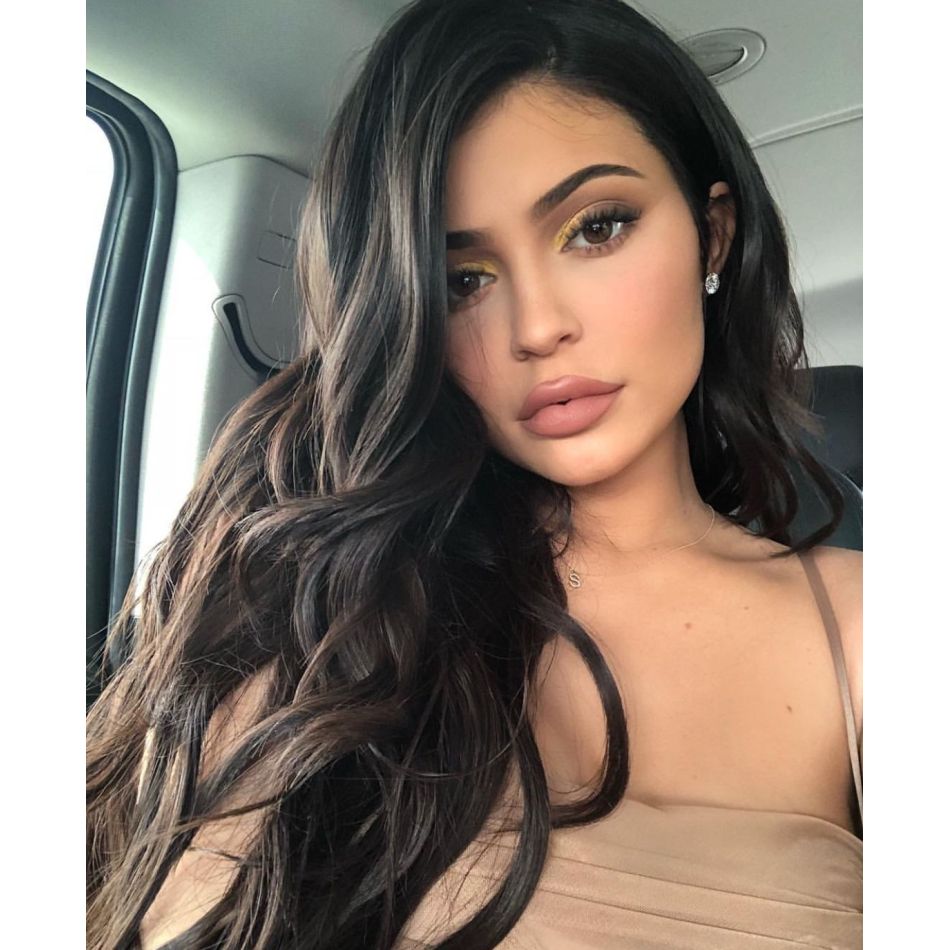 Kylie Jenner i-a schimbat numele fiului ei. Vedeta de peste ocean s-a răzgândit, iar numele de Wolf este dat uitării