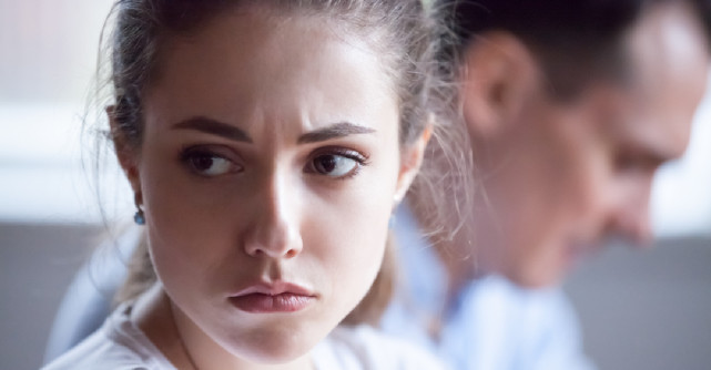 Simți că partenerul se îndepărtează de tine? Motive care îl pot determina să aibă acest comportament