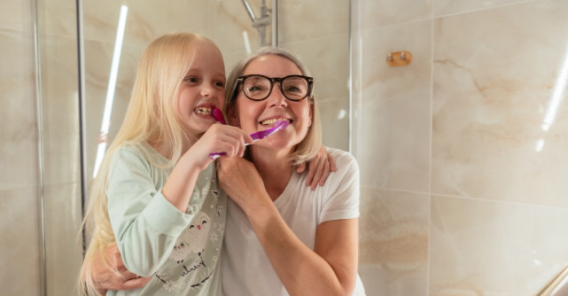 Patru instrumente de îngrijire dentară pentru un zâmbet perfect