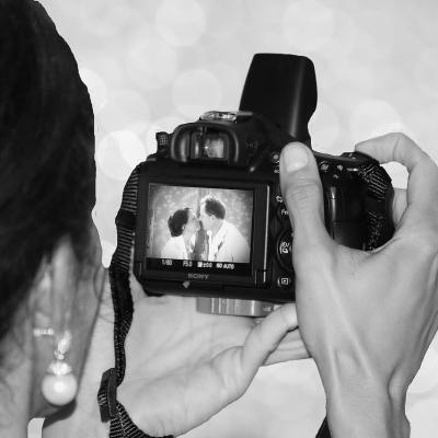 Cât costă un fotograf pentru nunți sau botezuri în 2025?