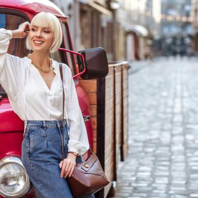 5 ținute cu jeanșii drepți: cum faci ca outfitul să arate „scump” fără efort