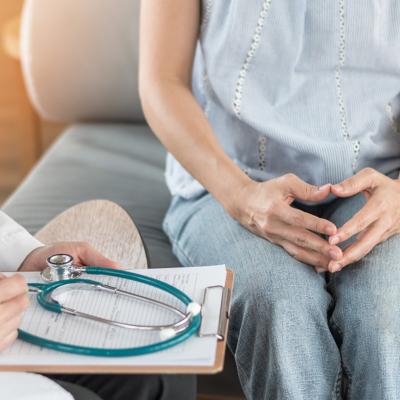 Endometrioza, boala „tăcută” a femeilor. Cum să înțelegem și să gestionăm această afecțiune ginecologică