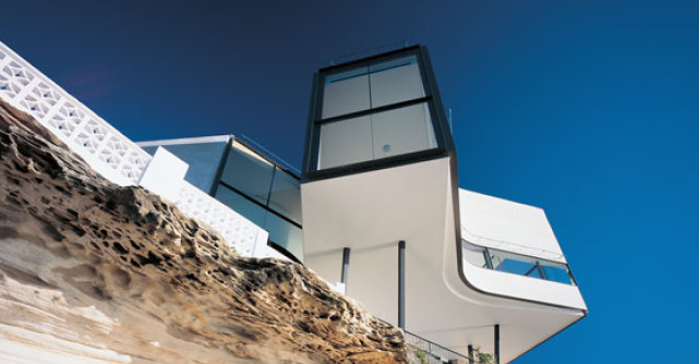 Case spectaculoase: Casa Holman