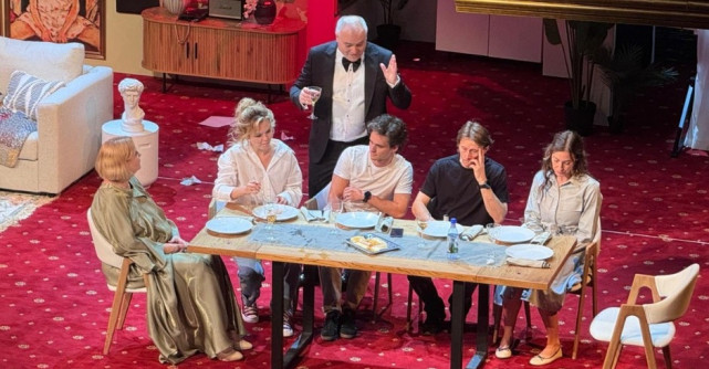 Spectacole de teatru și concerte de Crăciun, în prima săptămână din decembrie pe scene din România