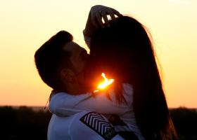 Sexul spectaculos pe care îl vezi în filme… e atât de caraghios în realitate!