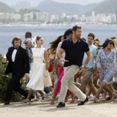 Hugh Jakman danseaza pentru romani