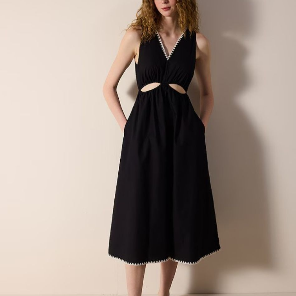 Haine de plajă: Mini-ghid complet cu recomandări de chimono, kaftan, pantaloni și rochii de plajă pentru sezonul estival