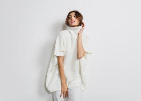 Anti-fast fashion: de ce piesele oversized și croielile relaxate rezistă mai mult decât trendurile