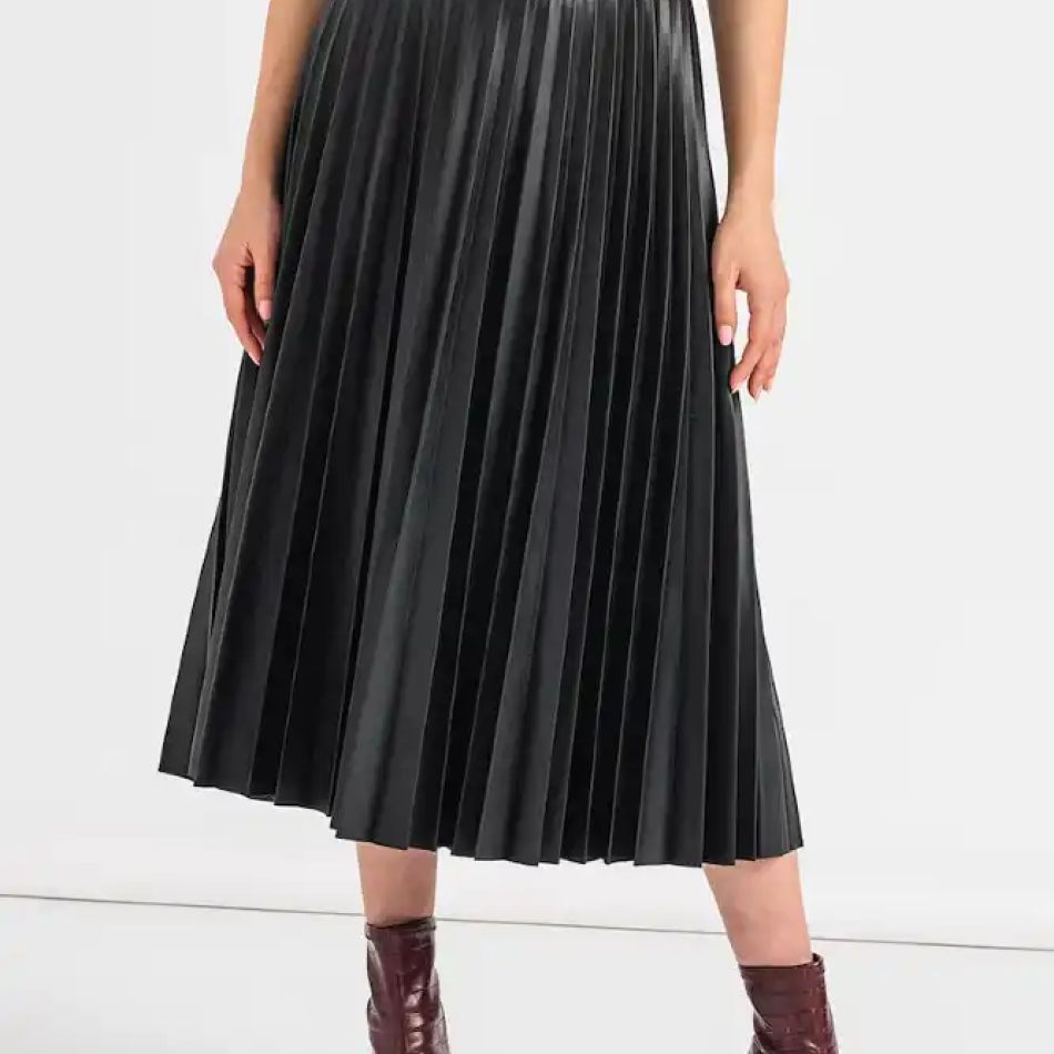 Fustele plisate: 20 de modele minunate pentru orice garderobă