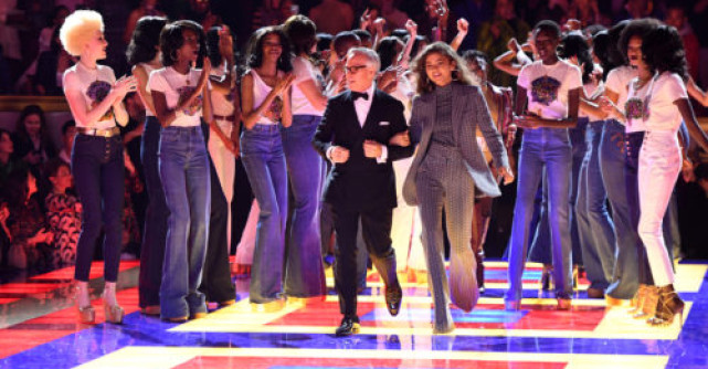 Tommy Hilfinger prezinta spectacolul de moda TommyNow Primavara 2019 in Paris