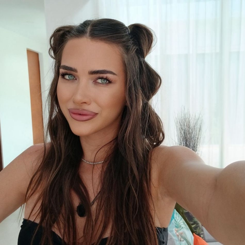 Iustina Loghin, mesaj pentru cei care o critică, înainte de marea finală: Să trăim împreună emoțiile finale...