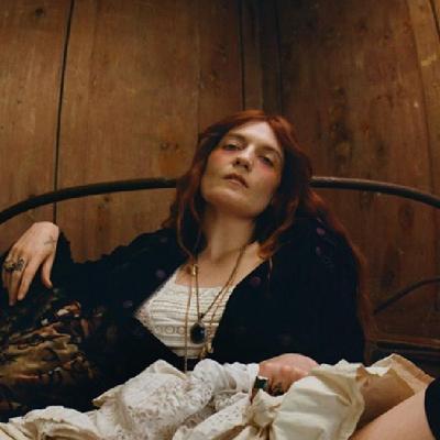 Florence + the Machine lansează piesa One Of The Greats