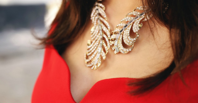 10 coliere-statement de purtat la petrecerea de Revelion