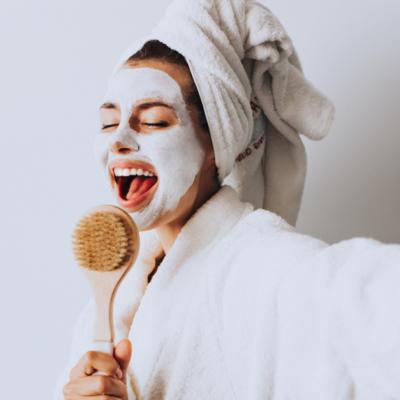 Aparate pentru îngrijirea tenului acasă: rezultate ca la salon