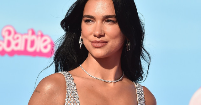 Dua Lipa a spus DA! Artista confirmă logodna cu actorul Callum Turner 