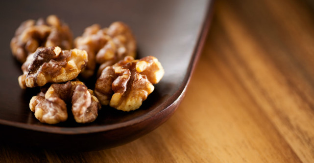 Reteta lui Jamie Oliver: nuci prajite in caramel