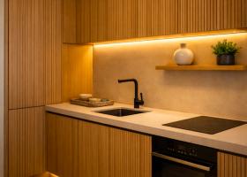 Mobilă bucătărie mică: cum o alegi și organizezi + 5 idei de design care arată spectaculos