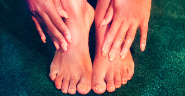 Cum ai grijă de unghiile sensibile: trucuri și cosmetice ajutătoare