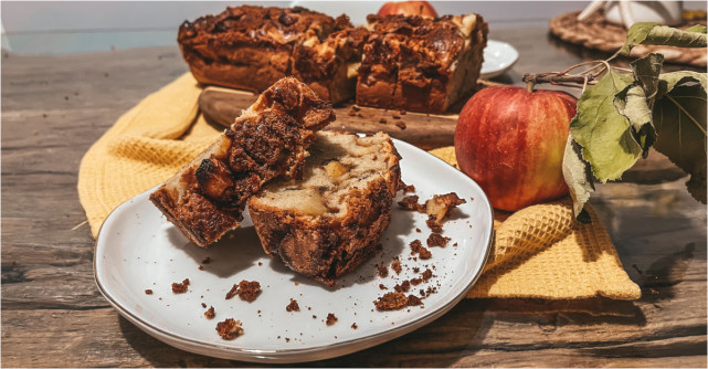 Cinnamon apple bread. Dulcele pe care l-ai manca non stop